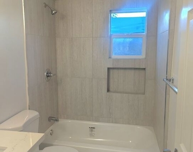 3837 Sedgwick Avenue - Photo Thumbnail 12