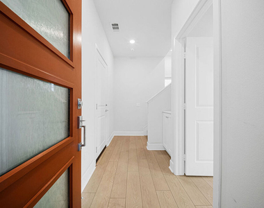 2413 Little Rock Lane - Photo Thumbnail 8