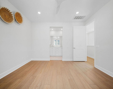 2413 Little Rock Lane - Photo Thumbnail 35