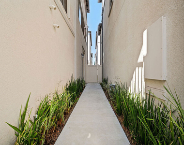 2413 Little Rock Lane - Photo Thumbnail 6