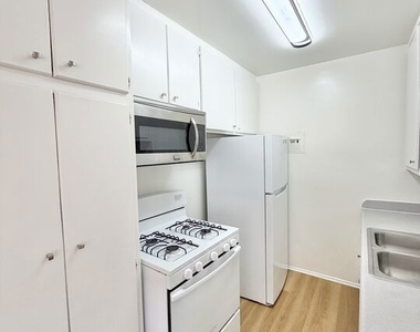932 Wilcox Avenue - Photo Thumbnail 2