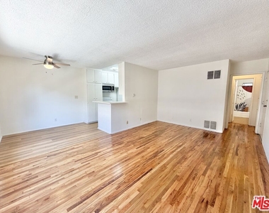 932 Wilcox Avenue - Photo Thumbnail 3