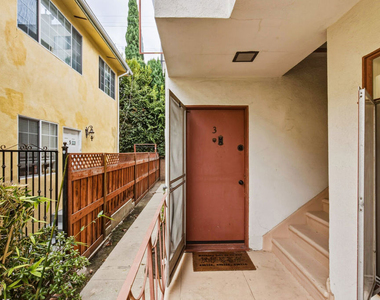 1058 S Wooster Street - Photo Thumbnail 1