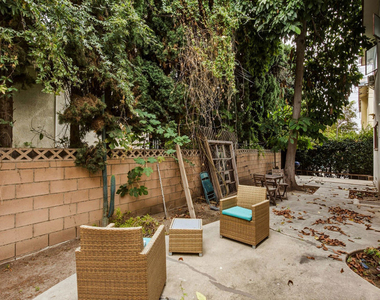 1058 S Wooster Street - Photo Thumbnail 21