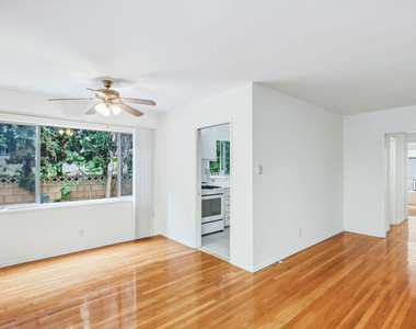 1058 S Wooster Street - Photo Thumbnail 5