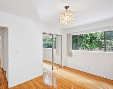 1058 S Wooster Street - Photo Thumbnail 18