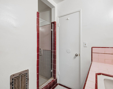 1058 S Wooster Street - Photo Thumbnail 20