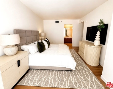 1755 Ocean Avenue - Photo Thumbnail 11