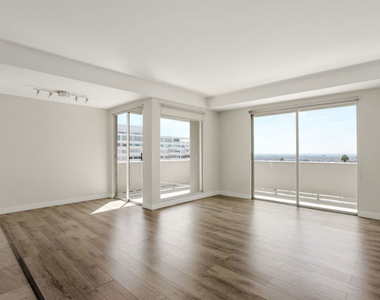 7250 Franklin Avenue - Photo Thumbnail 11
