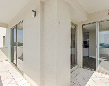 7250 Franklin Avenue - Photo Thumbnail 15