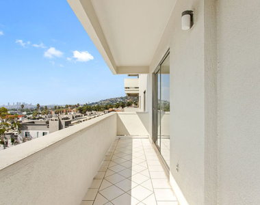 7250 Franklin Avenue - Photo Thumbnail 1