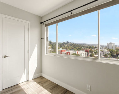 7250 Franklin Avenue - Photo Thumbnail 19