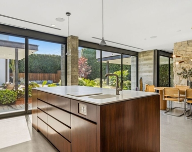 800 N Orlando Avenue - Photo Thumbnail 7