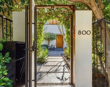 800 N Orlando Avenue - Photo Thumbnail 12