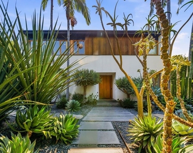 800 N Orlando Avenue - Photo Thumbnail 2