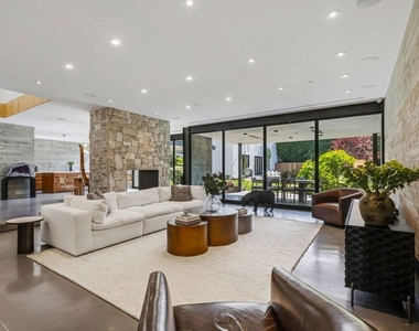 800 N Orlando Avenue - Photo Thumbnail 5