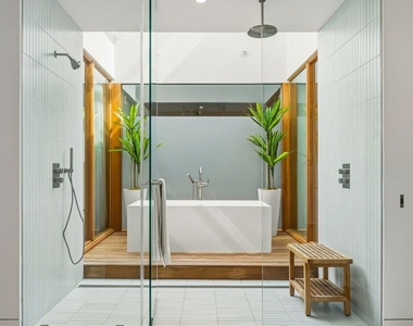 800 N Orlando Avenue - Photo Thumbnail 10