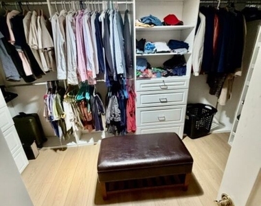 1202 N Poinsettia Place - Photo Thumbnail 12
