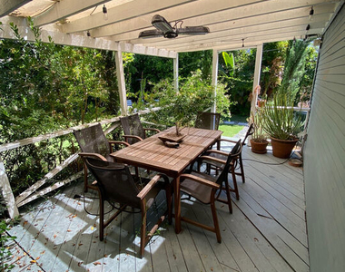 1202 N Poinsettia Place - Photo Thumbnail 21