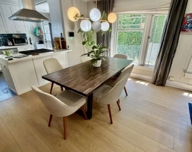 1202 N Poinsettia Place - Photo Thumbnail 4