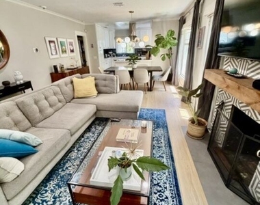 1202 N Poinsettia Place - Photo Thumbnail 3
