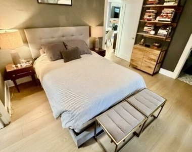 1202 N Poinsettia Place - Photo Thumbnail 11