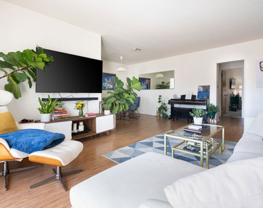 1233 N Laurel Avenue - Photo Thumbnail 1