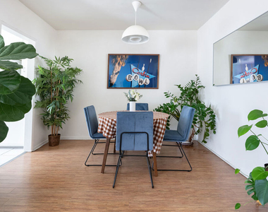 1233 N Laurel Avenue - Photo Thumbnail 2