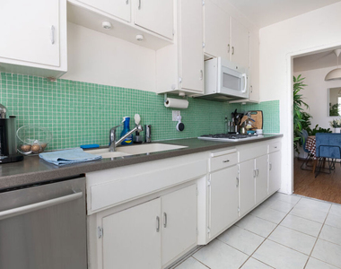 1233 N Laurel Avenue - Photo Thumbnail 6