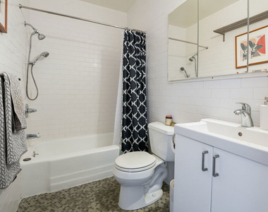 1233 N Laurel Avenue - Photo Thumbnail 11