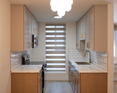 860 S Kingsley Drive - Photo Thumbnail 3