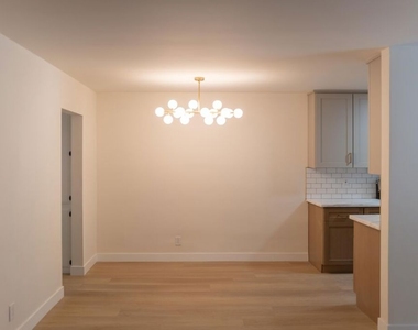 860 S Kingsley Drive - Photo Thumbnail 12