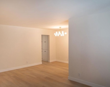 860 S Kingsley Drive - Photo Thumbnail 10