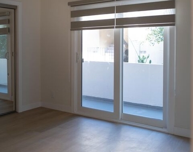 860 S Kingsley Drive - Photo Thumbnail 9
