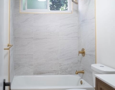 860 S Kingsley Drive - Photo Thumbnail 5