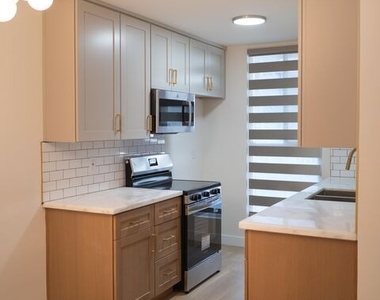 860 S Kingsley Drive - Photo Thumbnail 1