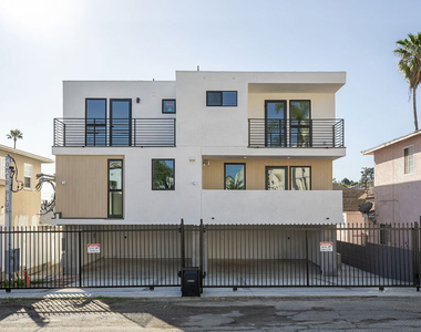 1434 W 9th Street - Photo Thumbnail 3