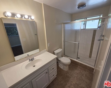 818 7th Street - Photo Thumbnail 6