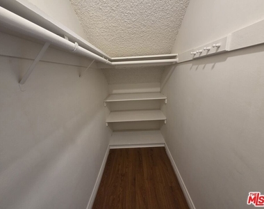 818 7th Street - Photo Thumbnail 3