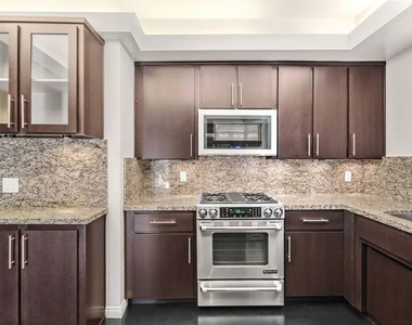 1210 N Kings Road - Photo Thumbnail 17