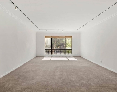 1210 N Kings Road - Photo Thumbnail 26