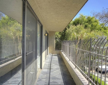 1210 N Kings Road - Photo Thumbnail 13