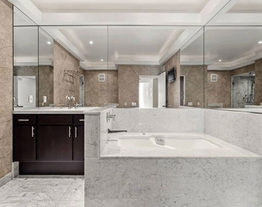 1210 N Kings Road - Photo Thumbnail 32