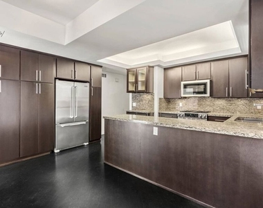 1210 N Kings Road - Photo Thumbnail 15