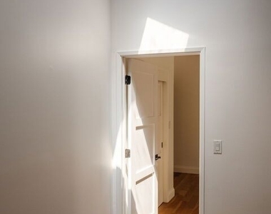 1355 Bobolink Place - Photo Thumbnail 17