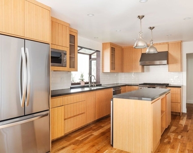 1355 Bobolink Place - Photo Thumbnail 14