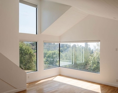 1355 Bobolink Place - Photo Thumbnail 19