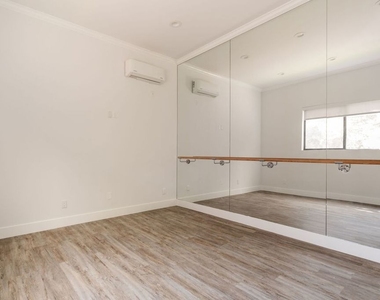 1355 Bobolink Place - Photo Thumbnail 35