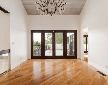 1355 Bobolink Place - Photo Thumbnail 10