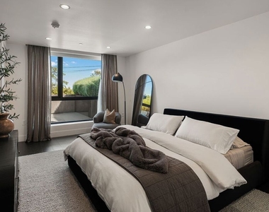 724 N Croft Avenue - Photo Thumbnail 10